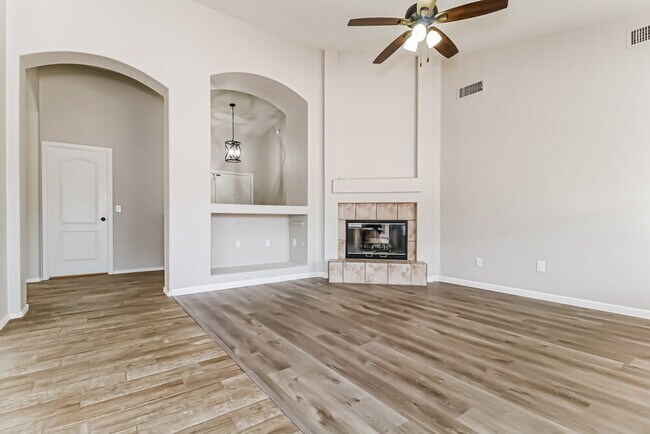 17205 N Chance Dr Surprise, AZ 85374 photo 4