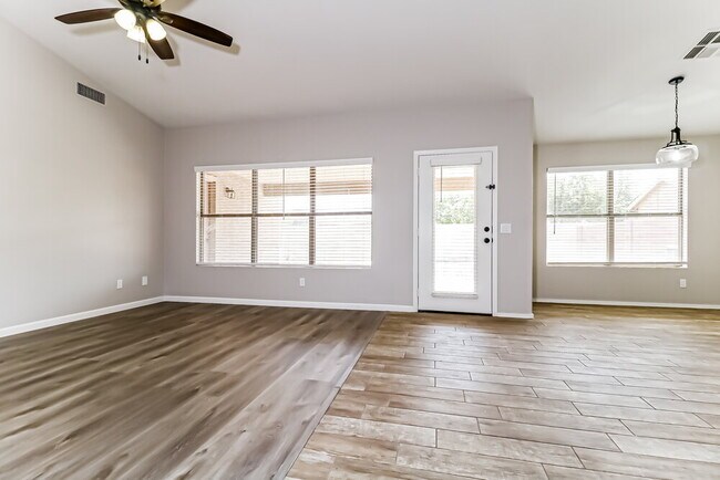 17205 N Chance Dr Surprise, AZ 85374 photo 3