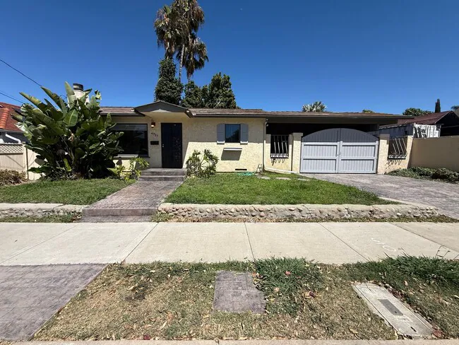 4727 Redland Dr photo 2