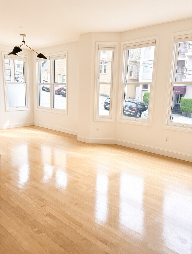 1438 Filbert St photo 3