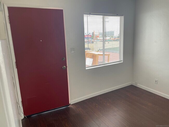 913 Highland Ave National City, CA 91950 photo 2