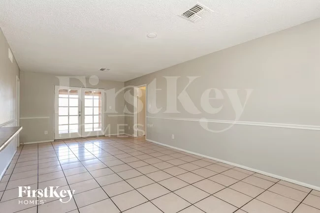 7629 W Flower St Phoenix, AZ 85033 photo 5