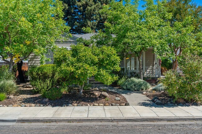Downtown Napa 3 Bed 2 Bath Single Level Home photo 3