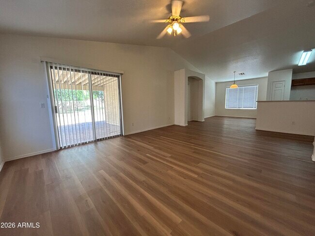 11426 W Virginia Ave photo 4