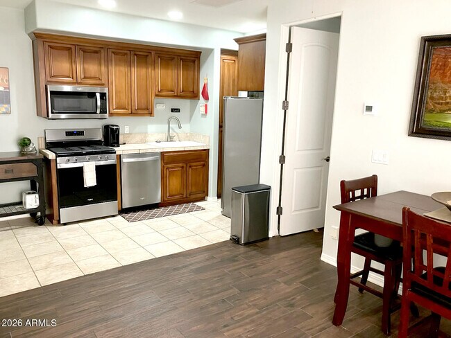 6601 E Paradise Dr Scottsdale, AZ 85254 photo 3