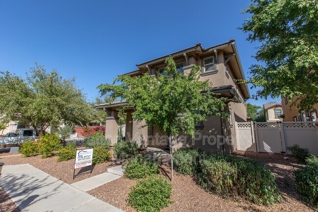 928 S Hawk Ln Gilbert, AZ 85296 photo 3