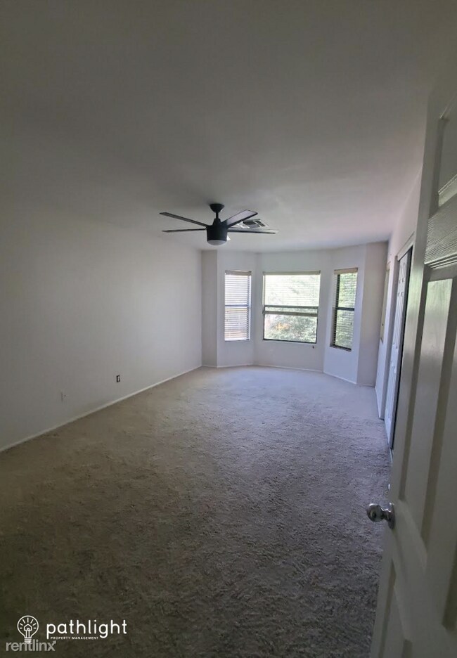 818 E Sack Dr Phoenix, AZ 85024 photo 4
