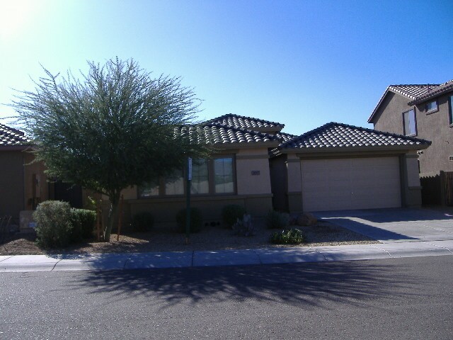 2017 W Shackleton Dr