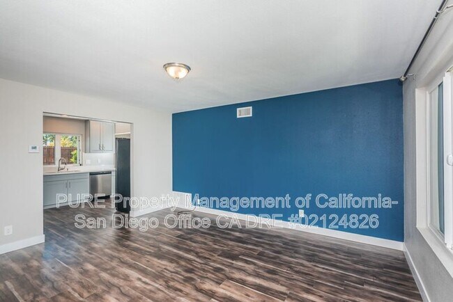 113 Madison St Oceanside, CA 92057 photo 2