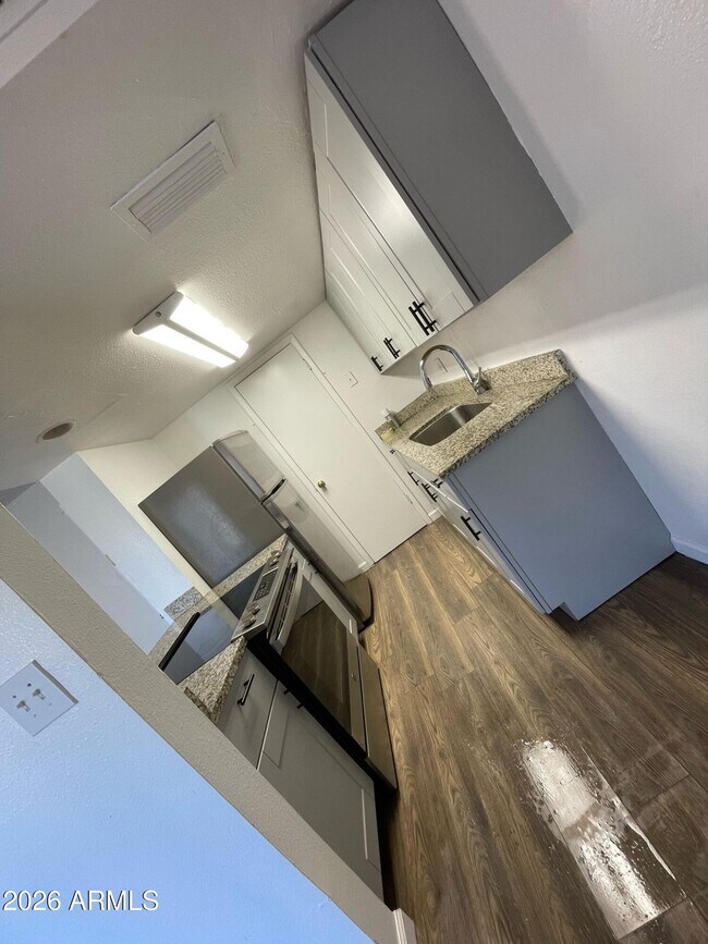 6726 W Monterosa St Phoenix, AZ 85033 photo 5