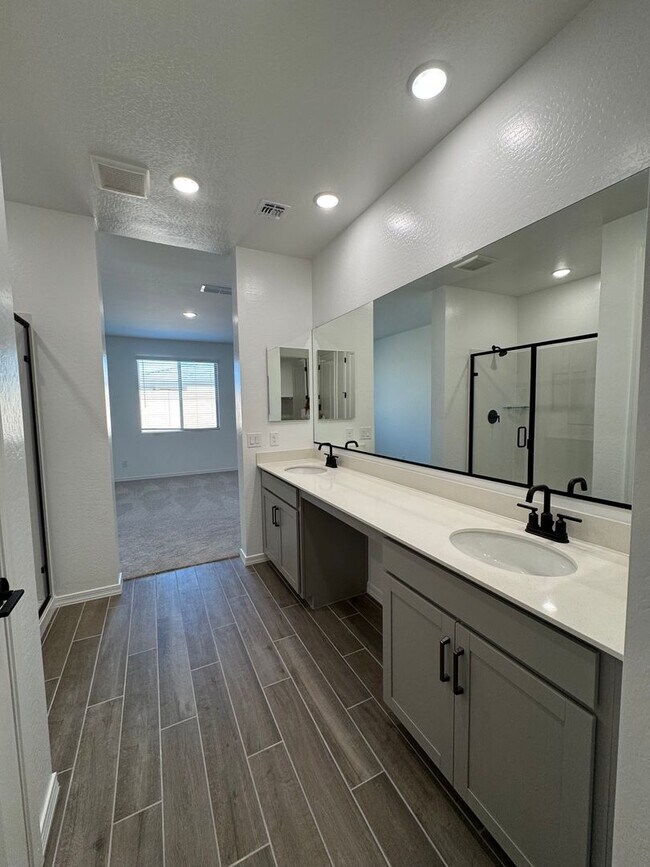 7606 W Smoketree Dr Peoria, AZ 85383 photo 3