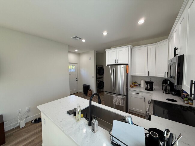 6257 Stewart St San Diego, CA 92115 photo 4
