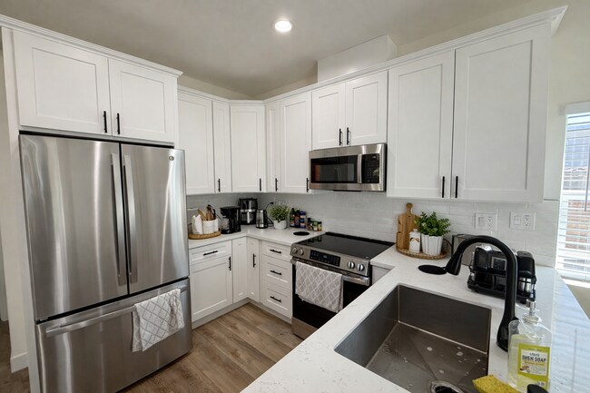 6257 Stewart St San Diego, CA 92115 photo 2