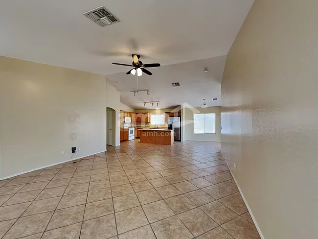 17180 W Port Royale Ln Surprise, AZ 85388 photo 5