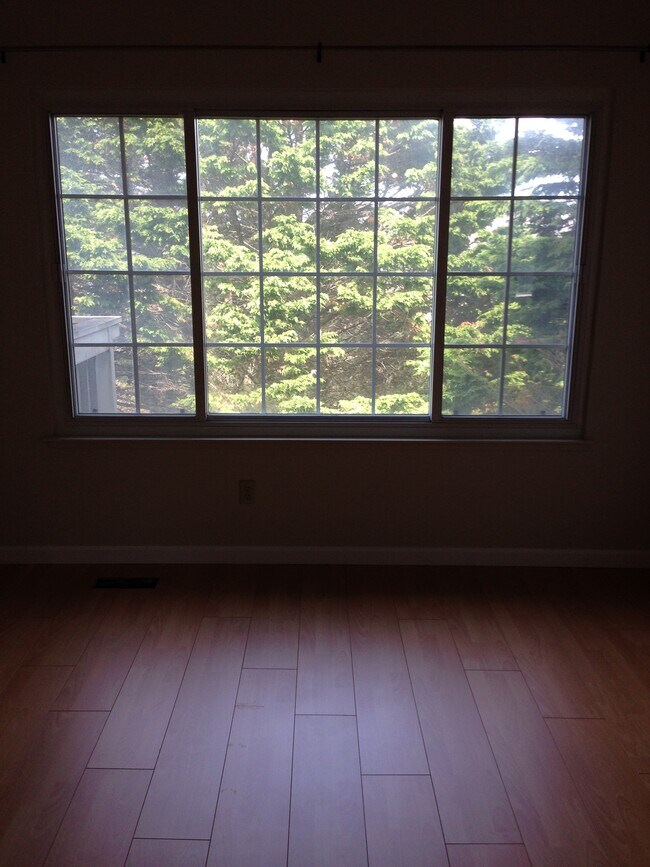 369 Barbara Ln photo 2