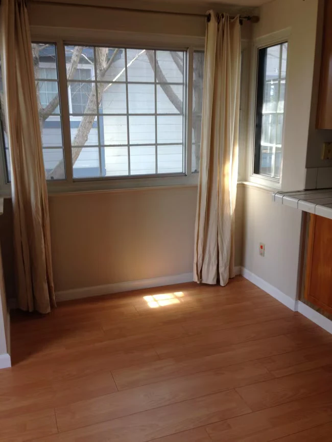 369 Barbara Ln photo 3
