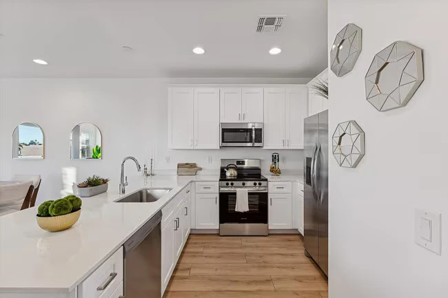 Rev3 Encanto West photo 5