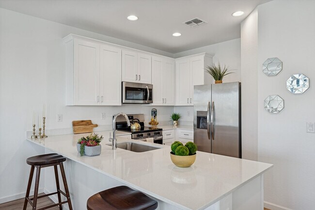 Rev3 Encanto West photo 4