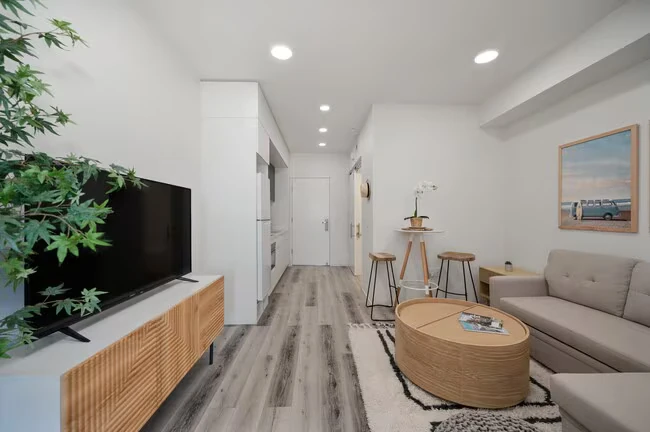 3167 Market photo 5