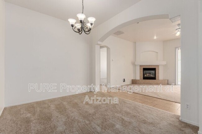 8752 W Frier Dr Glendale, AZ 85305 photo 4