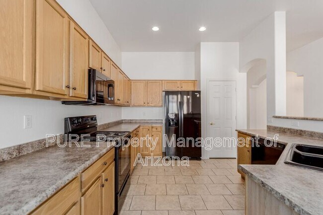 8752 W Frier Dr Glendale, AZ 85305 photo 5