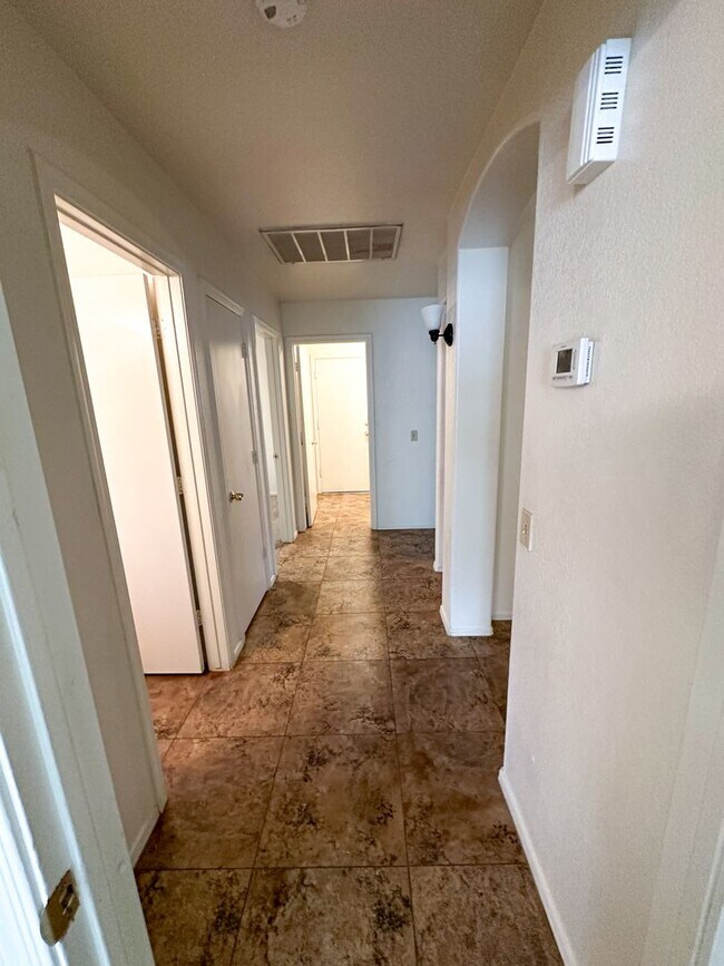 8325 W Bloomfield Rd Peoria, AZ 85381 photo 4