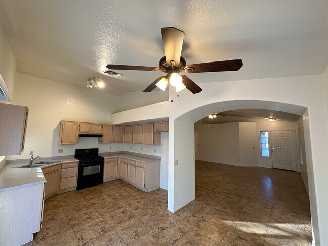8325 W Bloomfield Rd Peoria, AZ 85381 photo 3