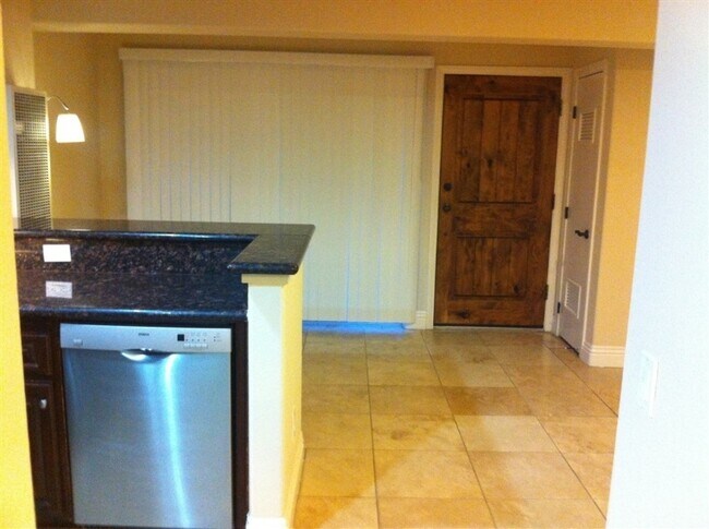 3967 Nobel Dr San Diego, CA 92122 photo 2