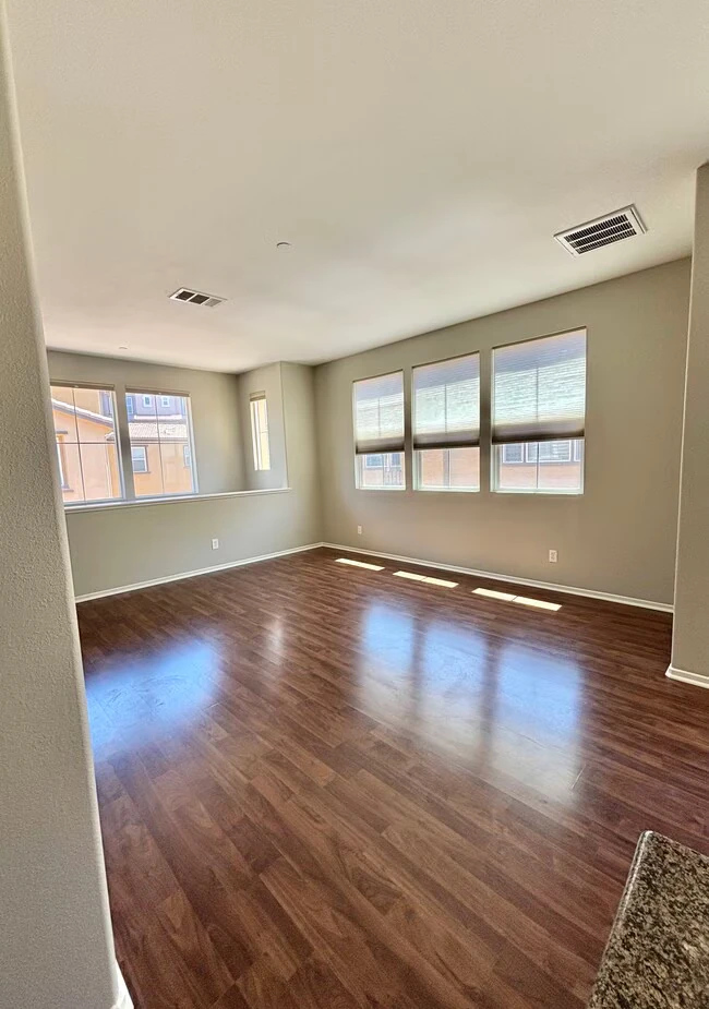 1415 Calabria St Santee, CA 92071 photo 4