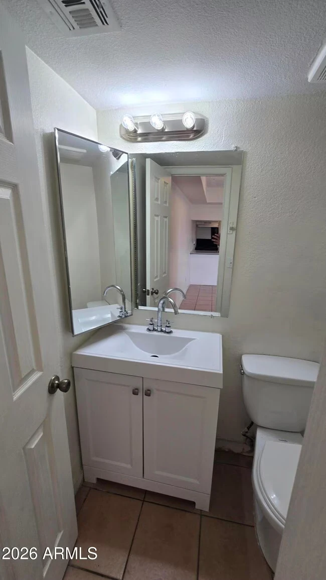 1447 N 53rd Dr Phoenix, AZ 85043 photo 4