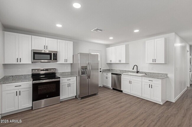 656 S 97th Pl Mesa, AZ 85208 photo 4