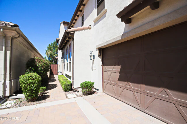 4116 S Greythorne Way Chandler, AZ 85248 photo 2