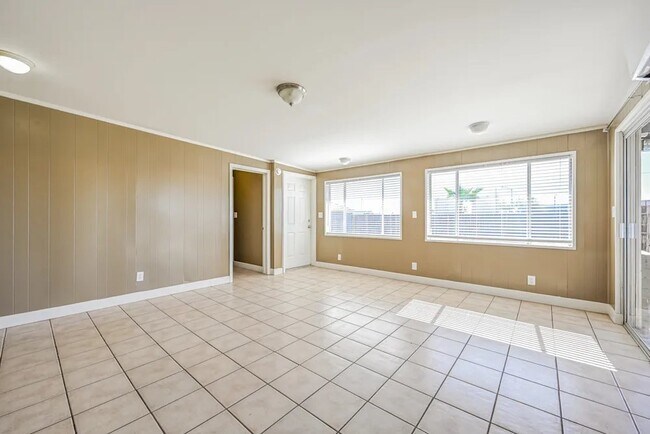 11206 W Oregon Ave Youngtown, AZ 85363 photo 4