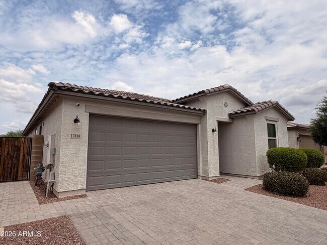 17818 W Buckhorn Trl Surprise, AZ 85387 photo 2