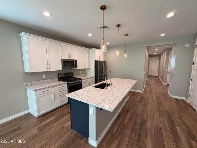 17818 W Buckhorn Trl Surprise, AZ 85387 photo 4