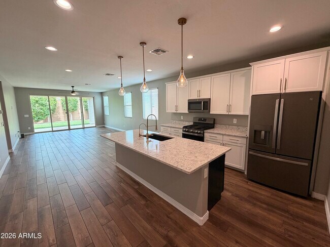 17818 W Buckhorn Trl Surprise, AZ 85387 photo 5