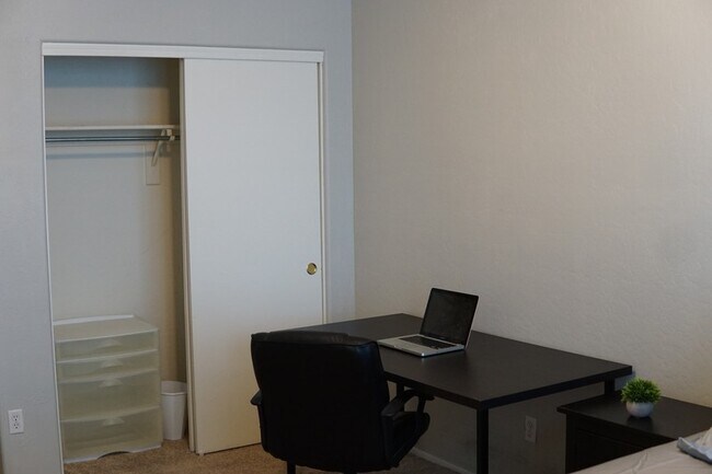 9068 W Runion Dr Peoria, AZ 85382 photo 3