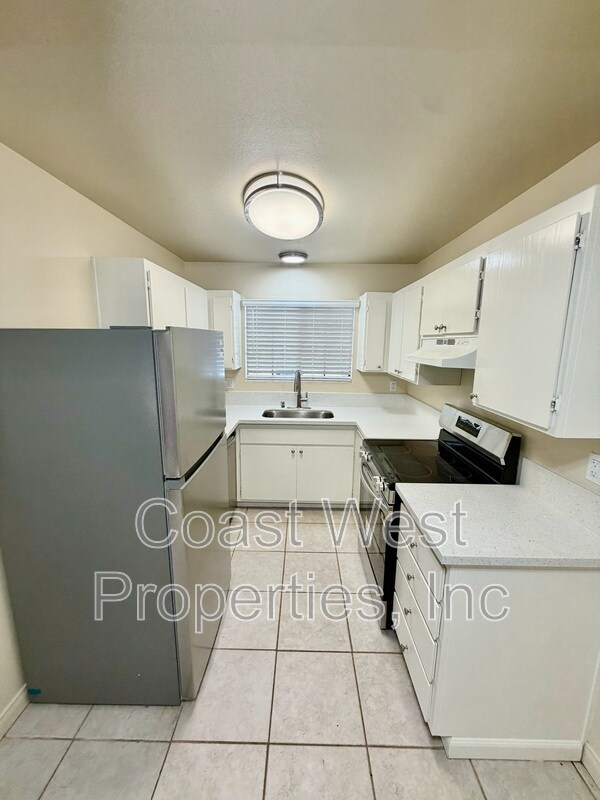 382 Acacia Ave Carlsbad, CA 92008 photo 5