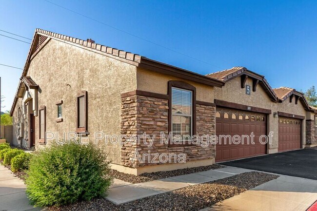 2725 E Mine Creek Rd Phoenix, AZ 85024 photo 2