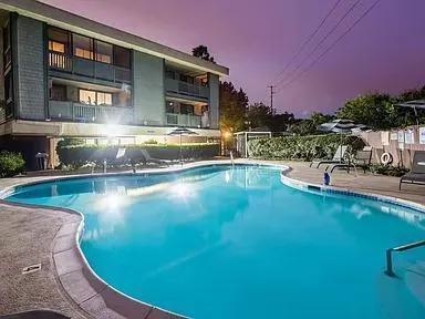 3098 Rue D’Orleans San Diego, CA 92110 photo 4