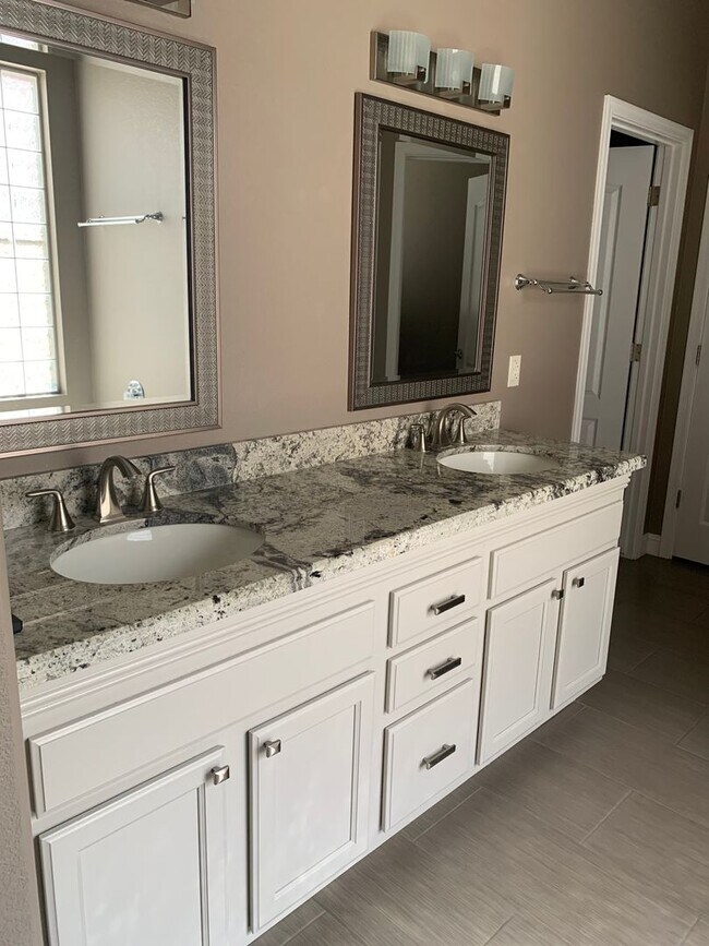 18056 W Santa Irene Dr Goodyear, AZ 85338 photo 3