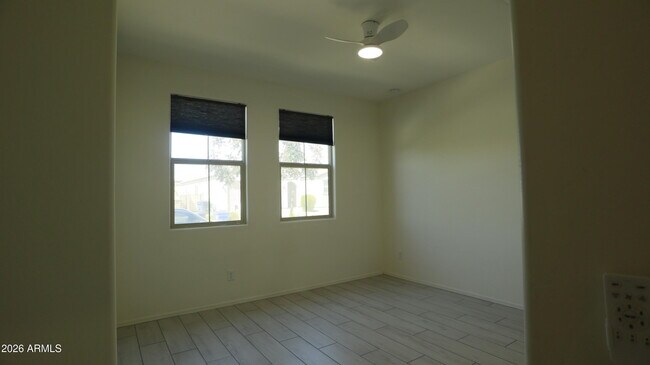 2413 W Sunland Ave Phoenix, AZ 85041 photo 3