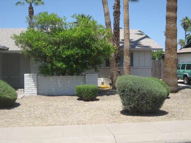 1898 E Gemini Dr Tempe, AZ 85283 photo 2