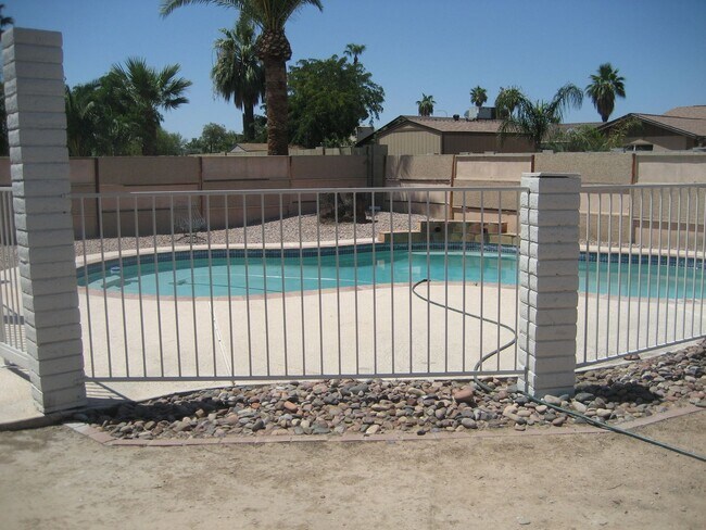 1898 E Gemini Dr Tempe, AZ 85283 photo 4