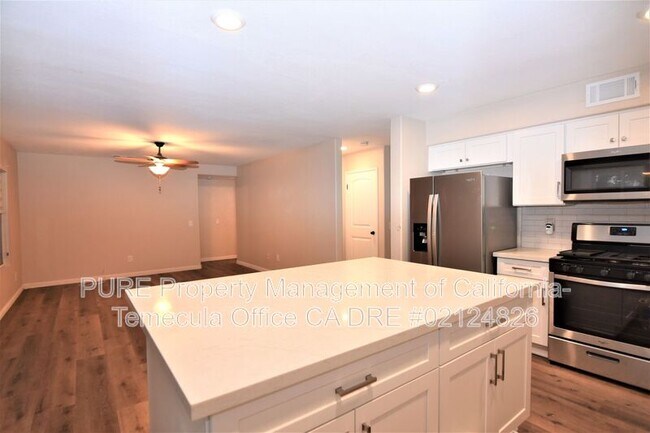 32195 Via Cesario Temecula, CA 92592 photo 5