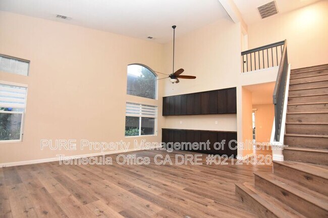 32195 Via Cesario Temecula, CA 92592 photo 2