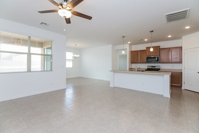 7004 E Aerie Way San Tan Valley, AZ 85143 photo 3