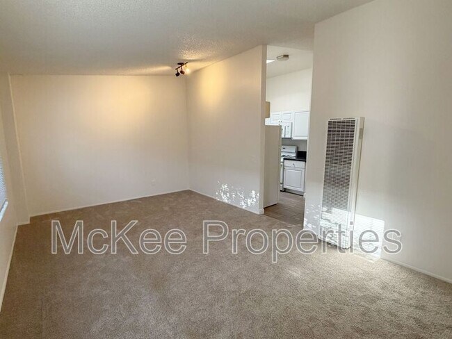 3028 Juniper St San Diego, CA 92104 photo 2