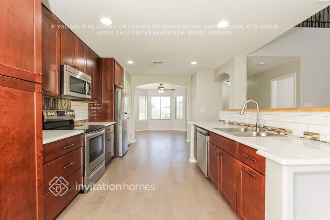 2419 W Maldonado Rd Phoenix, AZ 85041 photo 4