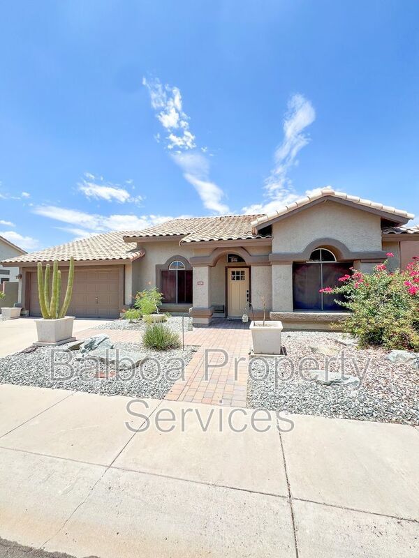1220 E Briarwood Ter